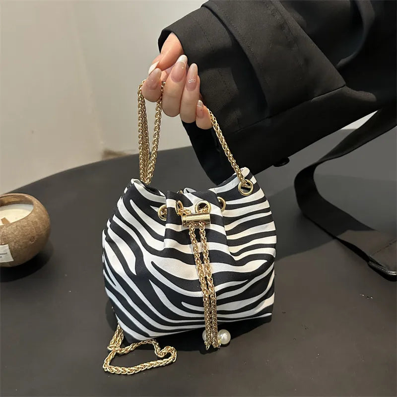 Bucket bag